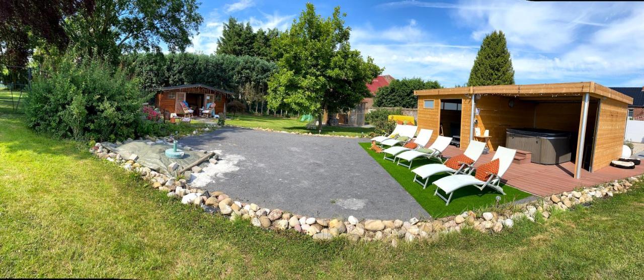 Le Chateau De Frankie Spas-Saunas Grand-Reng Exterior photo