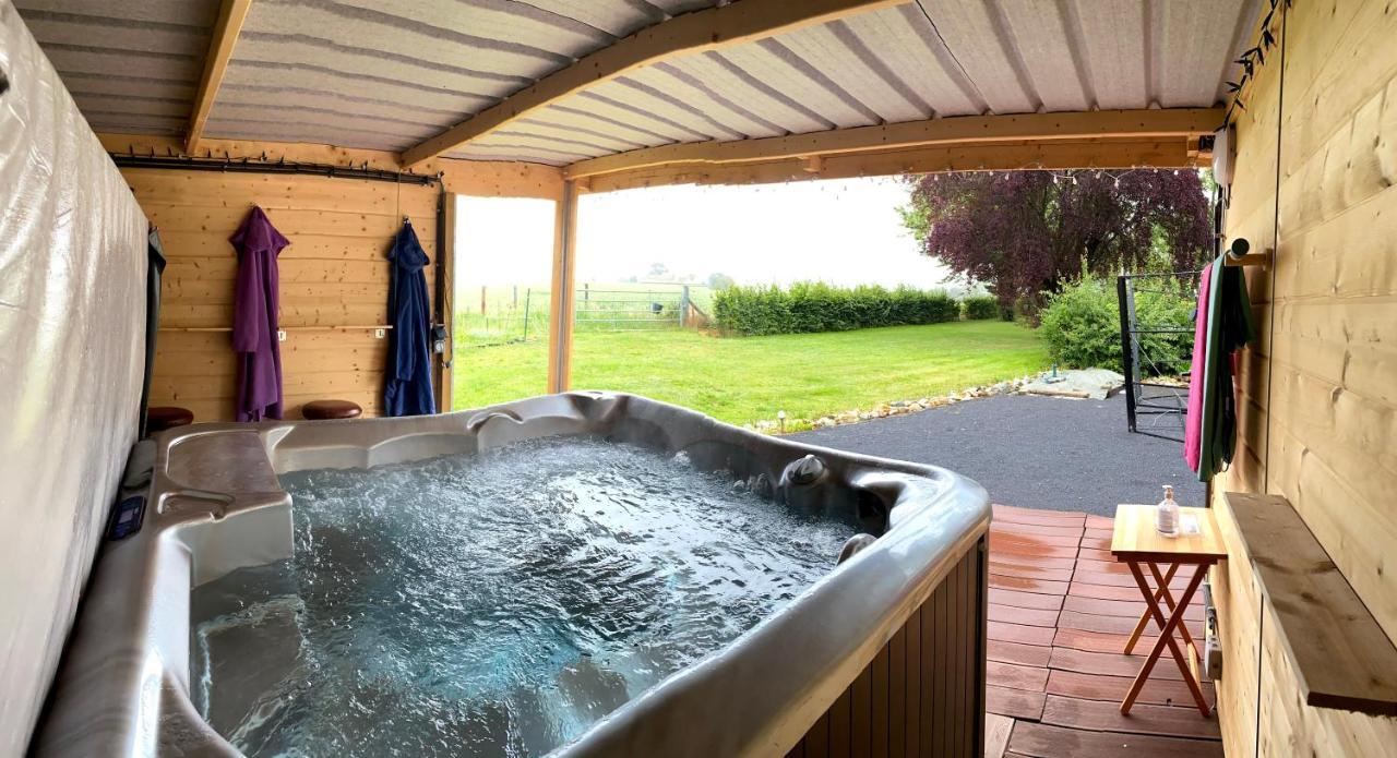 Le Chateau De Frankie Spas-Saunas Grand-Reng Exterior photo