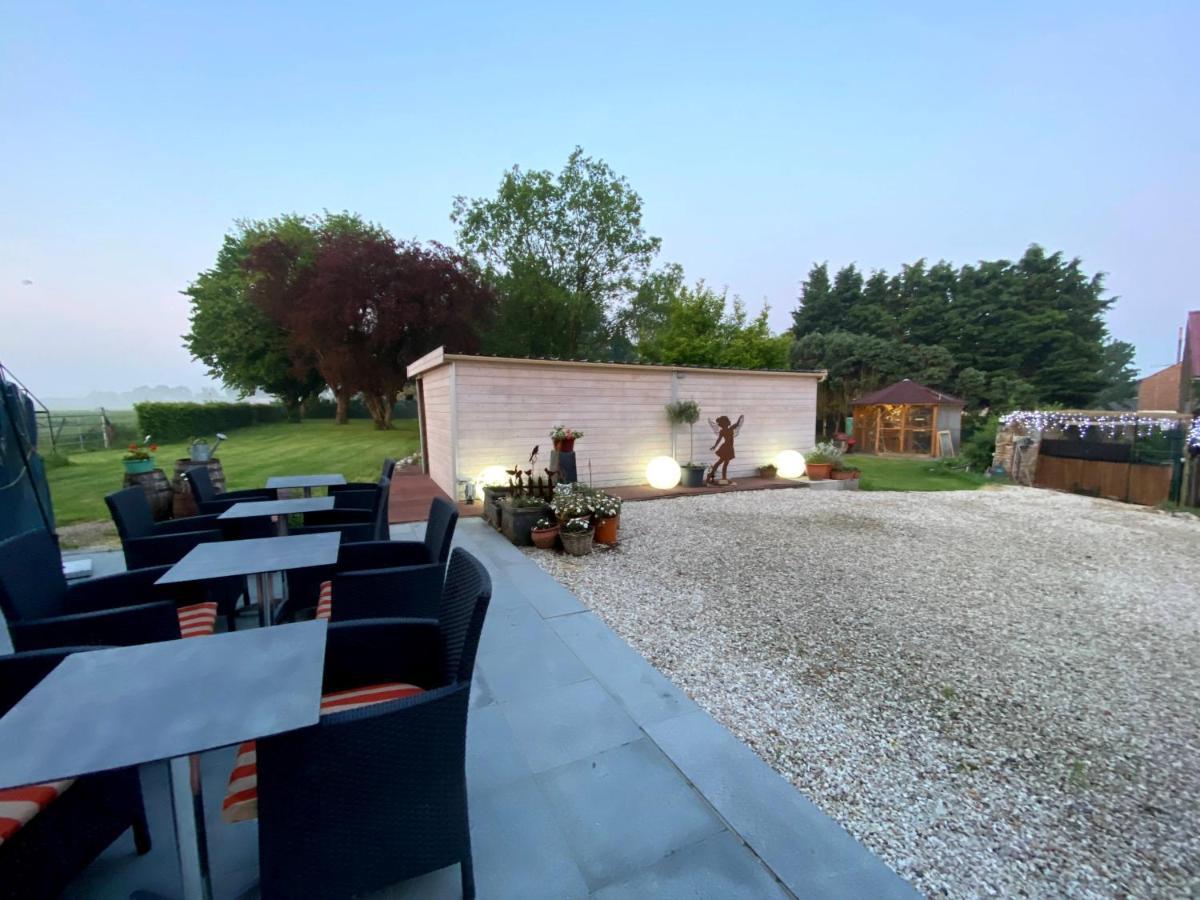 Le Chateau De Frankie Spas-Saunas Grand-Reng Exterior photo