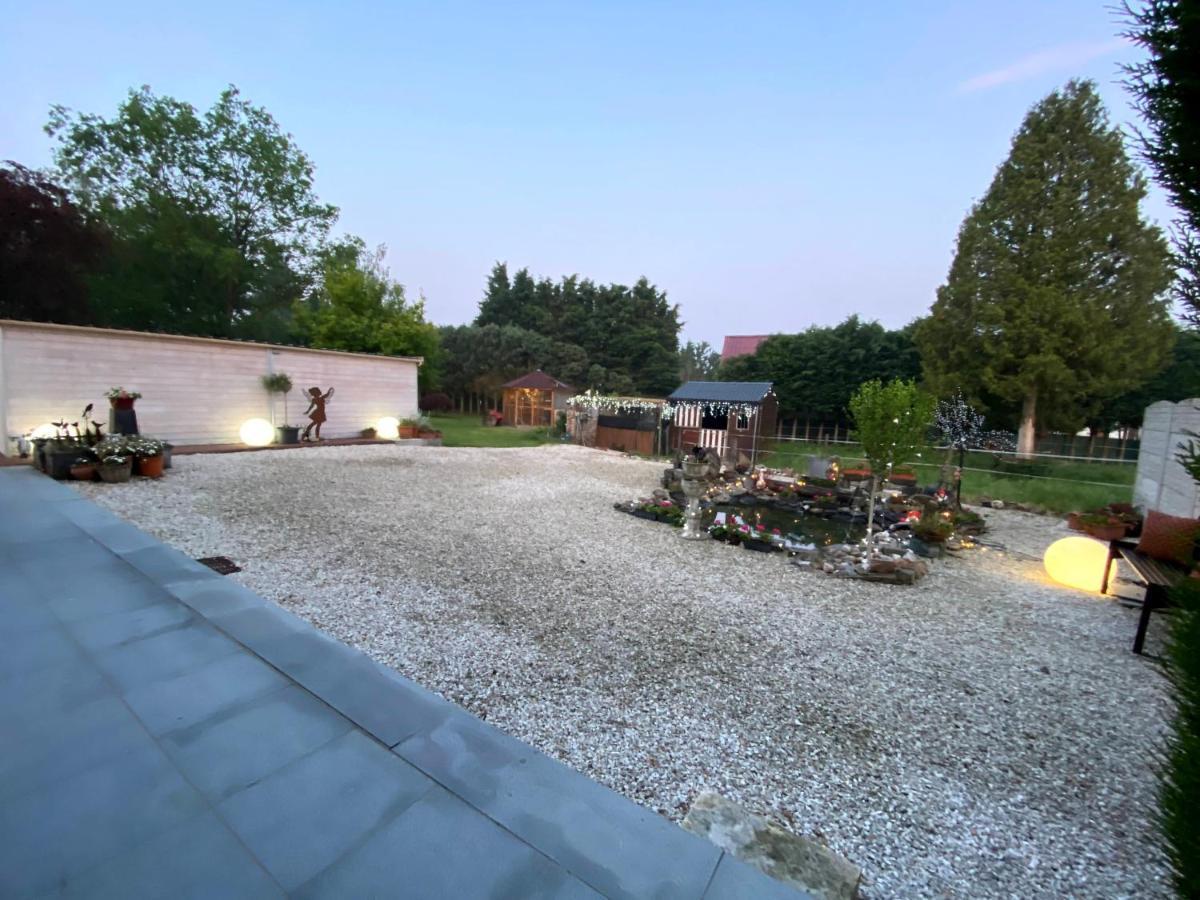 Le Chateau De Frankie Spas-Saunas Grand-Reng Exterior photo