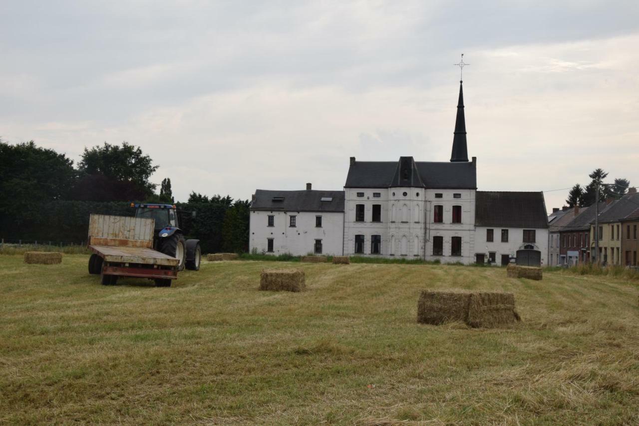 Le Chateau De Frankie Spas-Saunas Grand-Reng Exterior photo