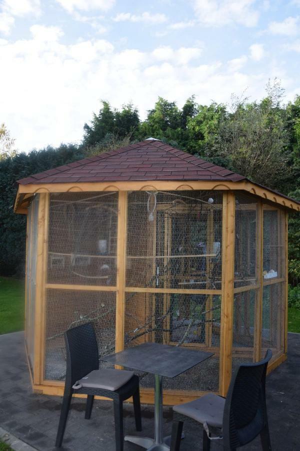 Le Chateau De Frankie Spas-Saunas Grand-Reng Exterior photo